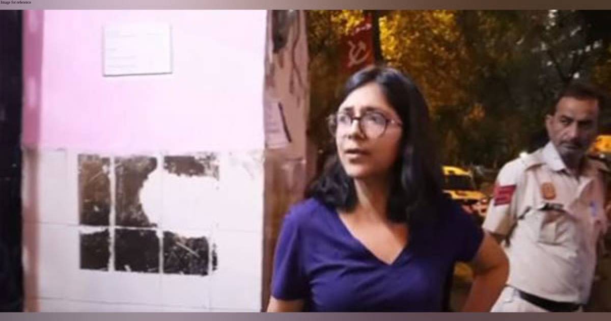 Swati Maliwal makes surprise visit to public toilet in Delhi's Daryaganj, finds 50-litre acid in open